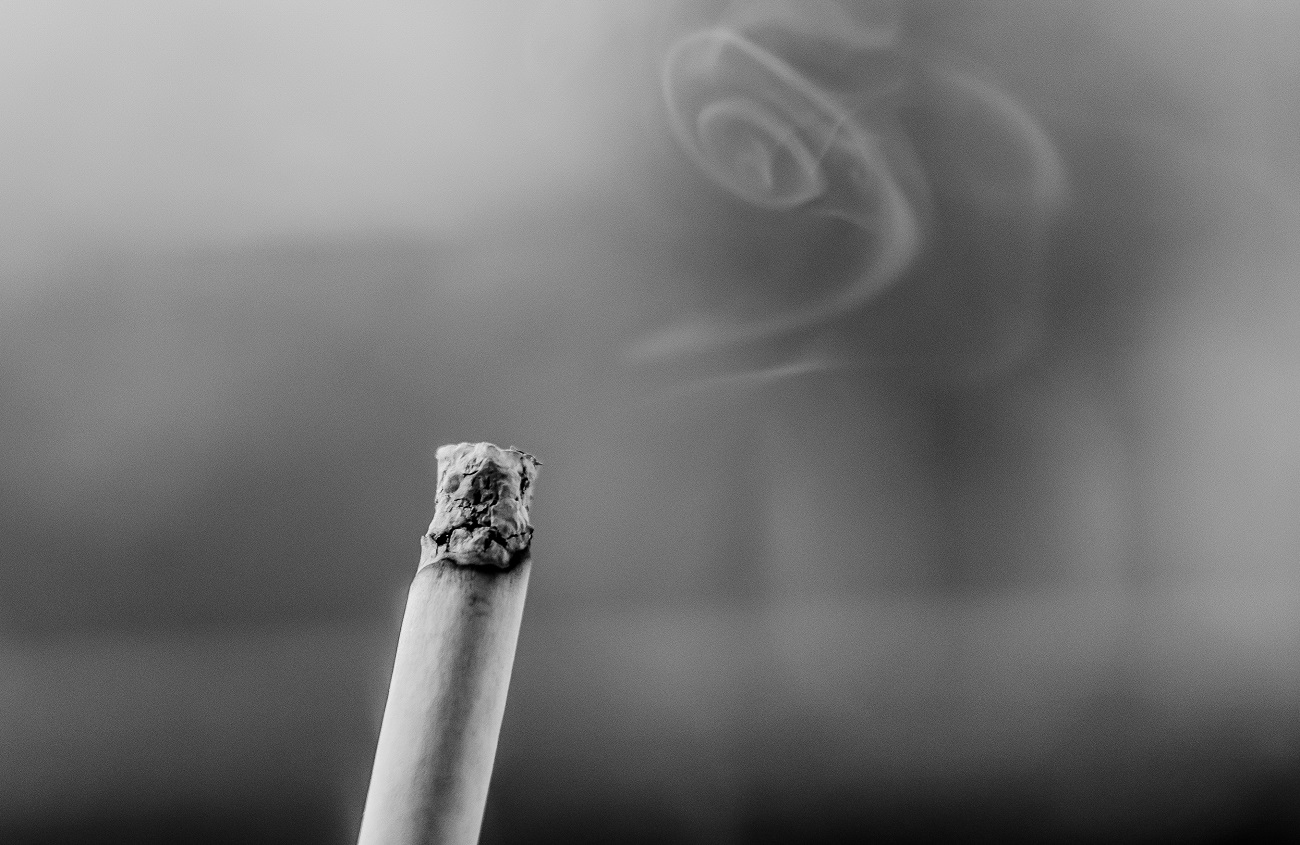 black-and-white-cigarette-fag-9024