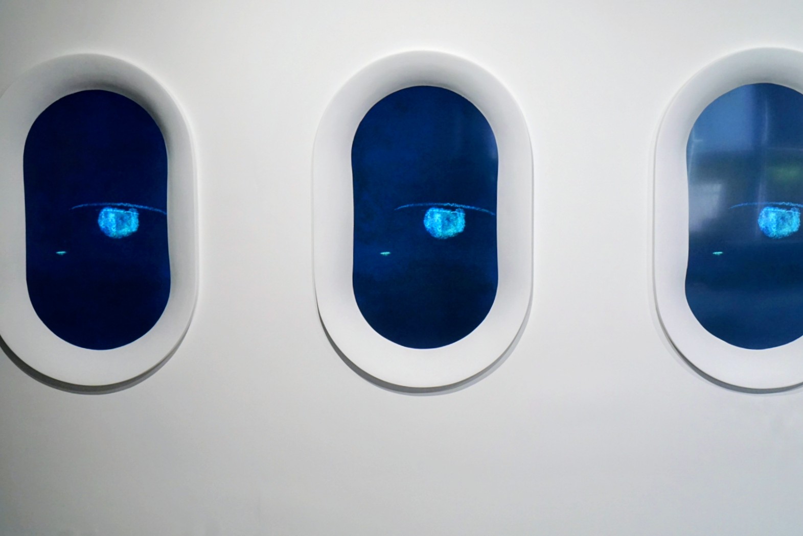 圖2 《把我的眼睛沉入你的眼睛》